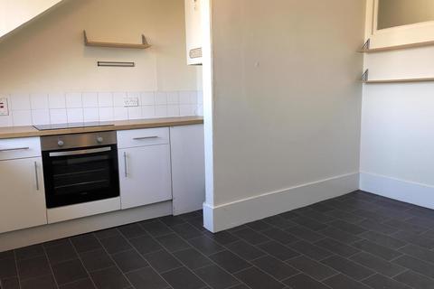 2 bedroom flat to rent, 2 Carden Terrace, Aberdeen, AB10 1US