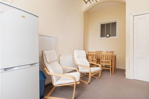 3 bedroom flat to rent, 0279L – Dalkeith Road, Edinburgh, EH16 5JT