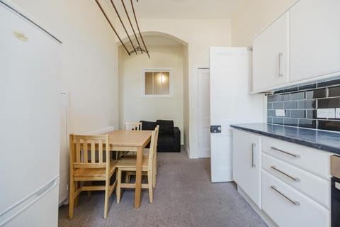 3 bedroom flat to rent, 0279L – Dalkeith Road, Edinburgh, EH16 5JT