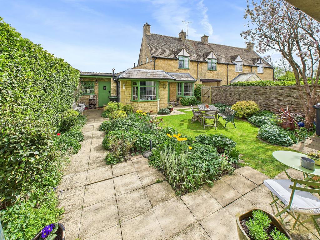 Garden towards the cottage