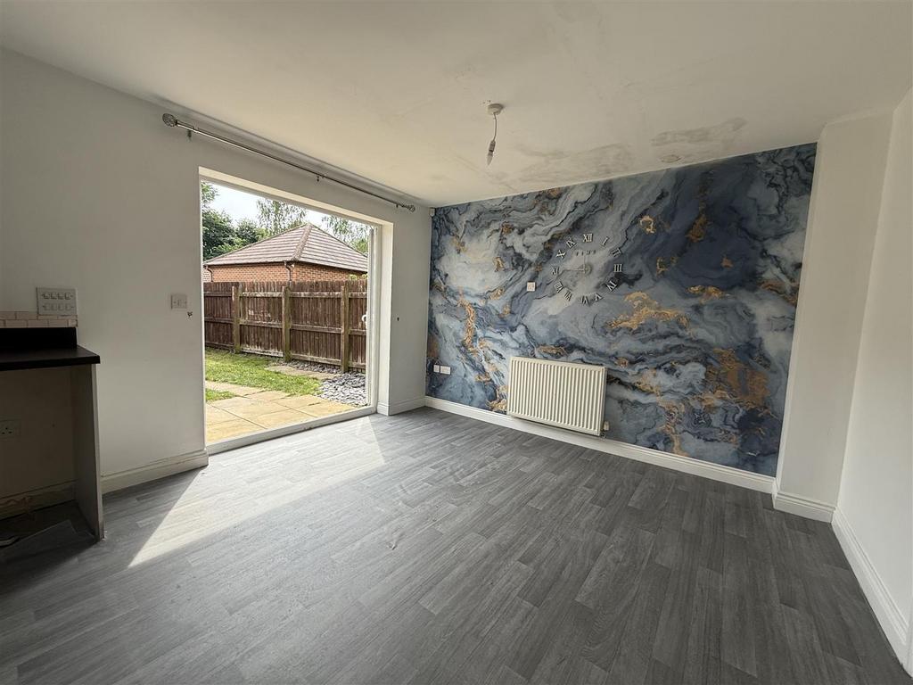 Kitchen/Dining Area