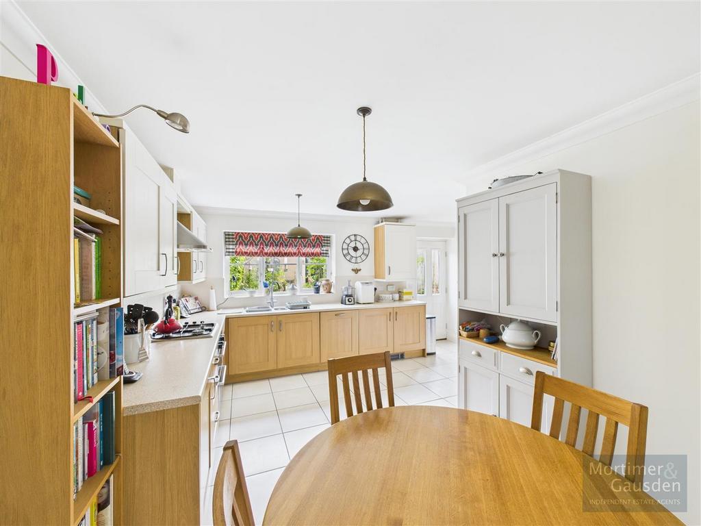 Kitchen/Breakfast Room