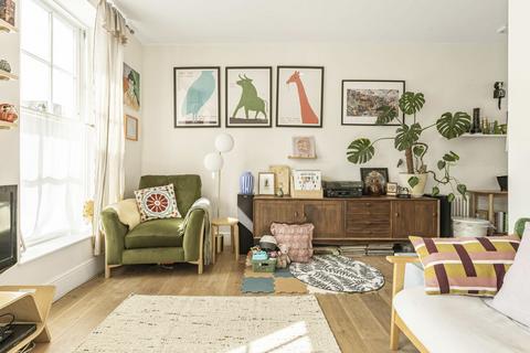 Flat 1, 1 Head Street, London, E1 0QN