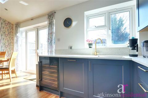 43 Buckingham Close, Enfield, EN1 3JQ