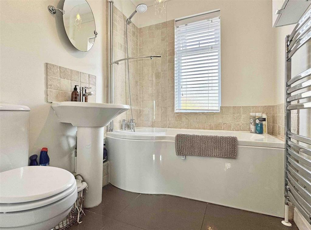 Bathroom.jpg