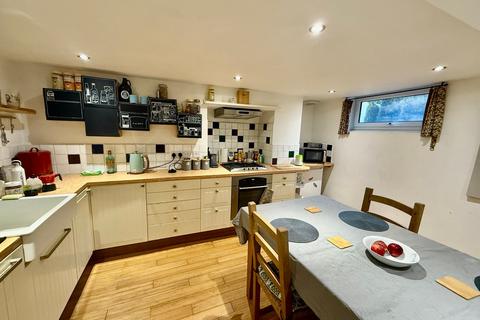 2 bedroom terraced house to rent, Melbourne Street, Shipley BD18