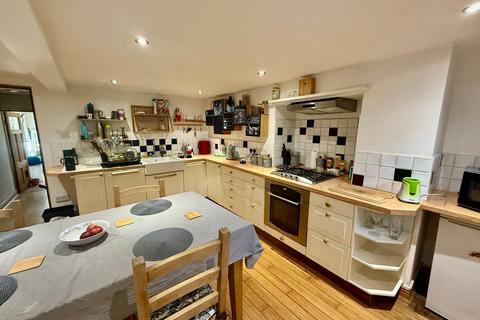 2 bedroom terraced house to rent, Melbourne Street, Shipley BD18