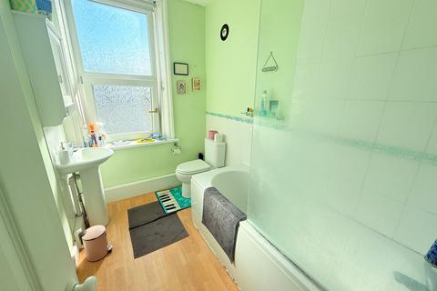 2 bedroom terraced house to rent, Melbourne Street, Shipley BD18