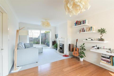 2 bedroom maisonette for sale, Lewins Road, Epsom