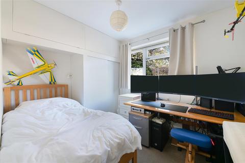 14 Lewins Road, Epsom, KT18 7TL