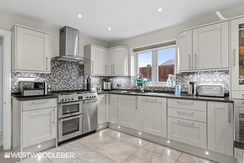4 bedroom detached house for sale, Derby Road, Hoddesdon EN11