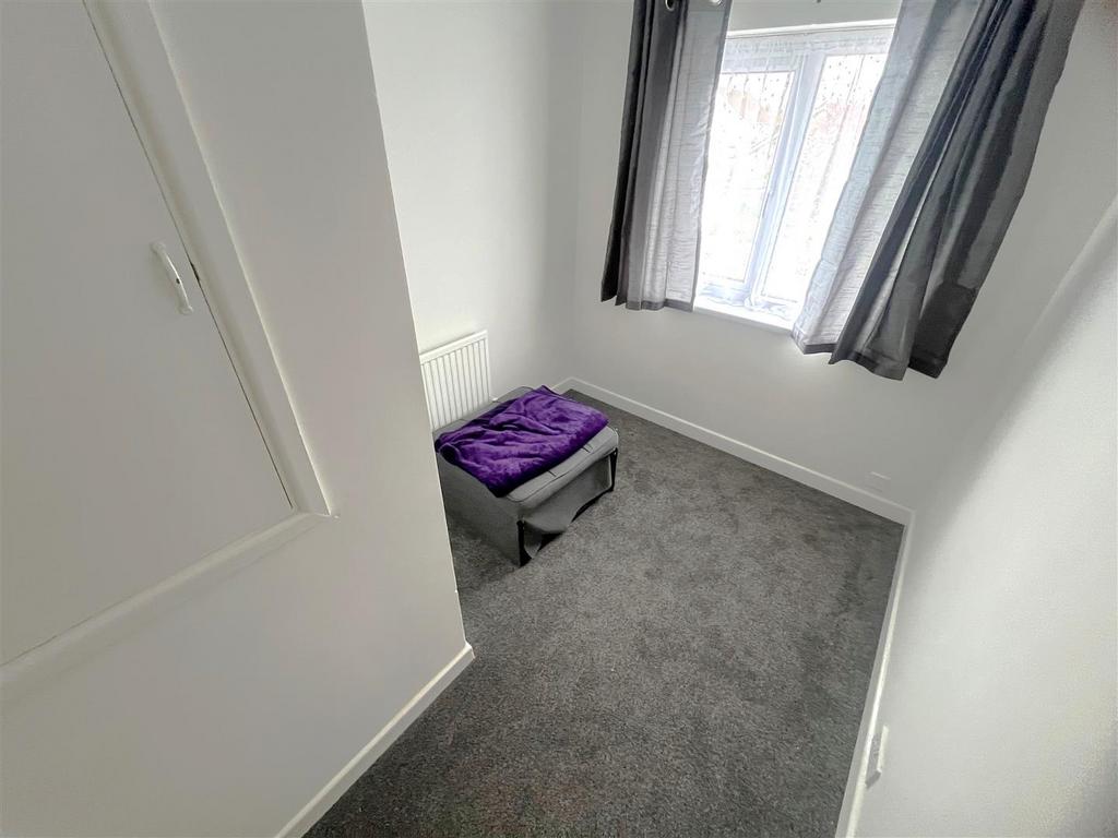 Bed 4.jpg