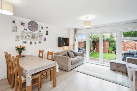 undefined, Montague Close, Farnham Royal SL2
