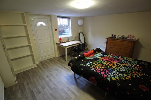 1 bedroom in a house share to rent, Langdale Terrace, Headingley, Leeds, LS6 3DY
