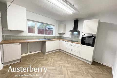 3 bedroom semi-detached house to rent, Youlgreave Avenue, Stoke-On-Trent ST2