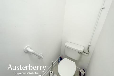 3 bedroom semi-detached house to rent, Youlgreave Avenue, Stoke-On-Trent ST2