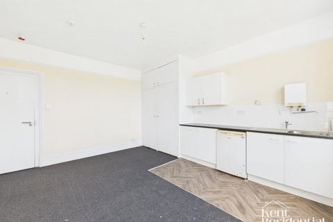 1 bedroom flat to rent, Room 4, 216 Maidstone Road, Chatham, Kent ME4 6JN