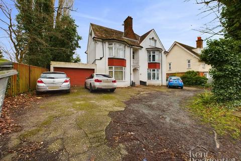 1 bedroom flat to rent, Room 4, 216 Maidstone Road, Chatham, Kent ME4 6JN