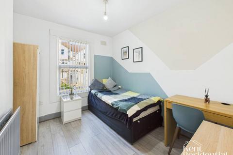 1 bedroom in a house share to rent, Room 3, 172 Rochester Street, Chatham, ME4 6RS