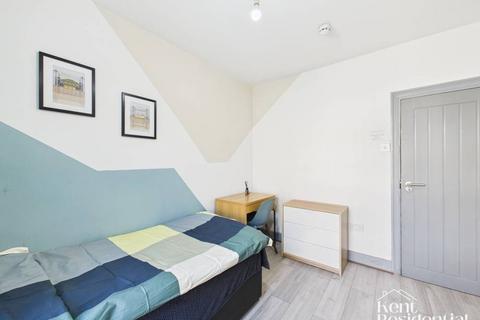 1 bedroom in a house share to rent, Room 3, 172 Rochester Street, Chatham, ME4 6RS