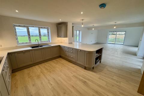 undefined, Hall Road, Brockdish