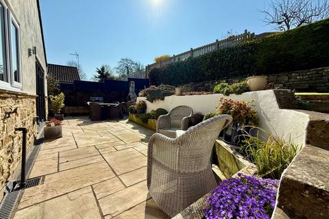2 bedroom detached bungalow for sale, North Grove Crescent, Wetherby, West Yorkshire, LS22 7PY