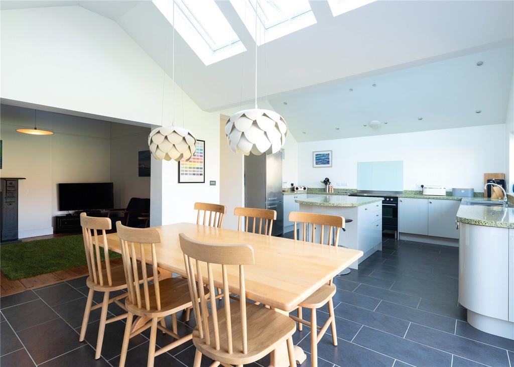 Kitchen / Dnier