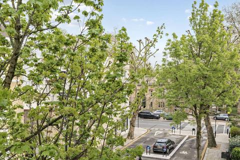 3 bedroom flat for sale, Kempsford Gardens, Earls Court, London, SW5