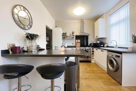 2 bedroom terraced house to rent, Poets Nook, Leigh, WN7 4DL