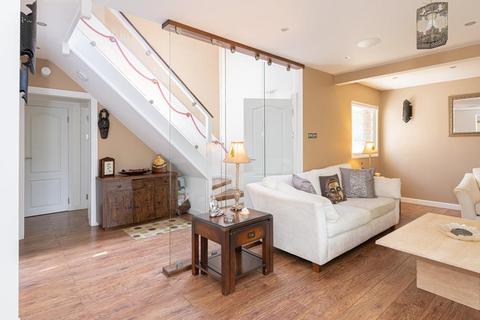 5 bedroom detached house for sale, Milburn Walk, Epsom