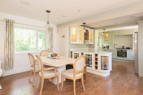 5 bedroom detached house for sale, Milburn Walk, Epsom