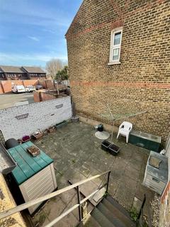 1 bedroom flat for sale, Chingford Mount Road, London