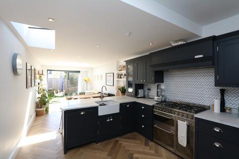 4 bedroom terraced house to rent, Portland Road, Kingston upon Thames KT1