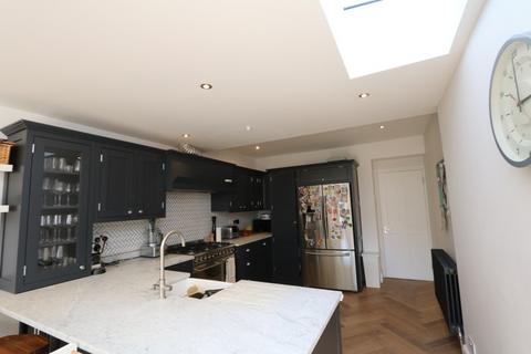 4 bedroom terraced house to rent, Portland Road, Kingston upon Thames KT1