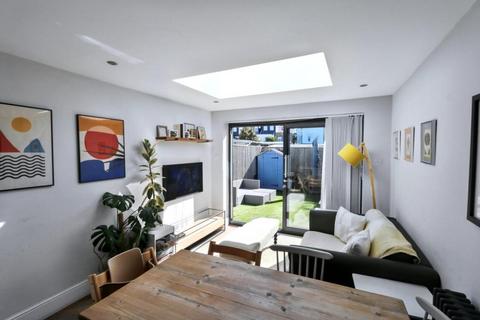 4 bedroom terraced house to rent, Portland Road, Kingston upon Thames KT1