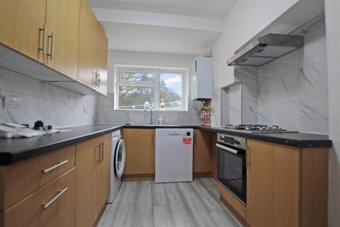 3 bedroom semi-detached house to rent, Stanmore HA7