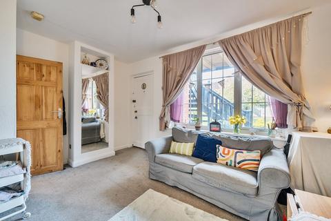 2 bedroom flat for sale, Manor Green Road, Epsom KT19