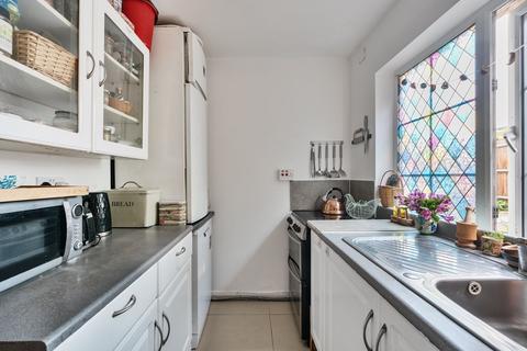 2 bedroom flat for sale, Manor Green Road, Epsom KT19