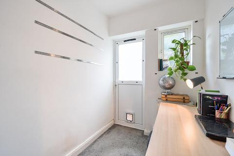 2 bedroom flat for sale, Manor Green Road, Epsom KT19