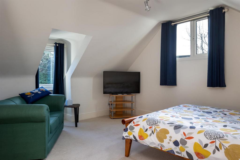 42 - Mead Lodge - GL53 8 EX - Web.jpg