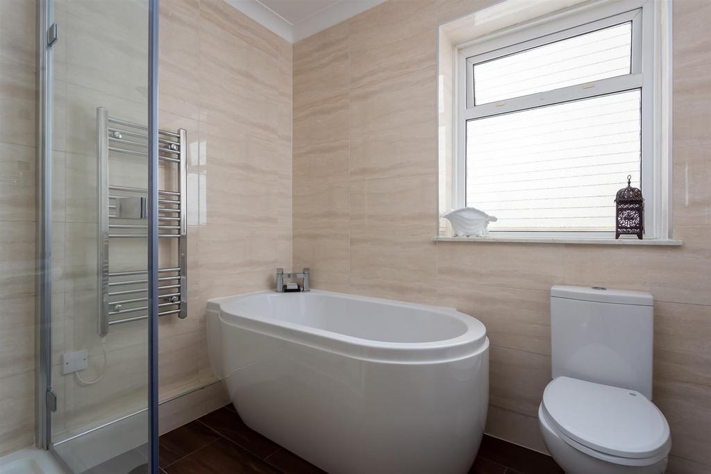 41 - Mead Lodge - GL53 8 EX - Web.jpg