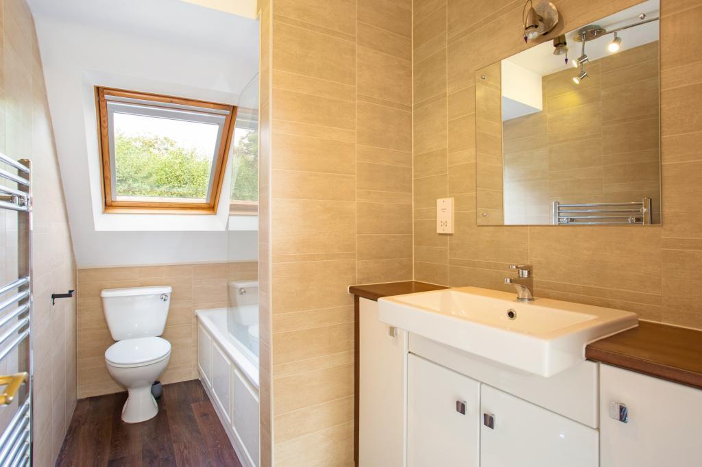 35 Cirencester Road 307869 - (25).jpg
