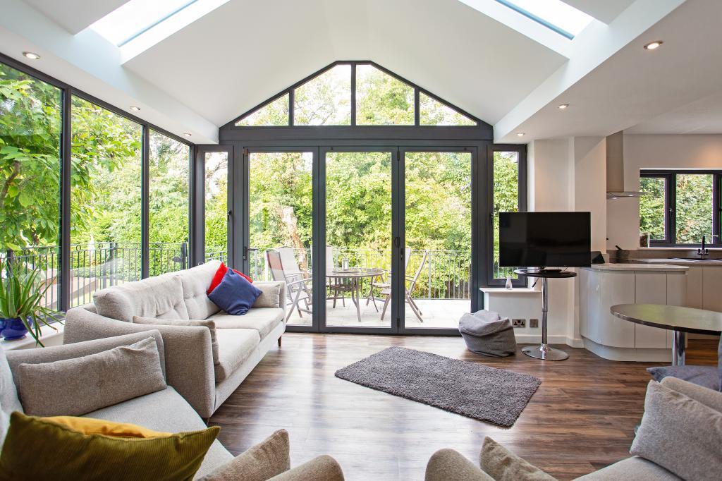 35 Cirencester Road 307869 - (14).jpg