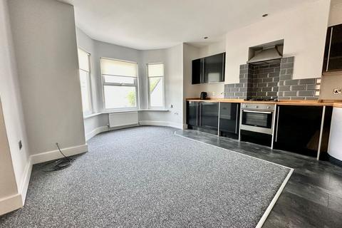 2 bedroom flat to rent, Folkestone Road, Dover, Kent, CT17