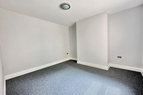 2 bedroom flat to rent, Folkestone Road, Dover, Kent, CT17