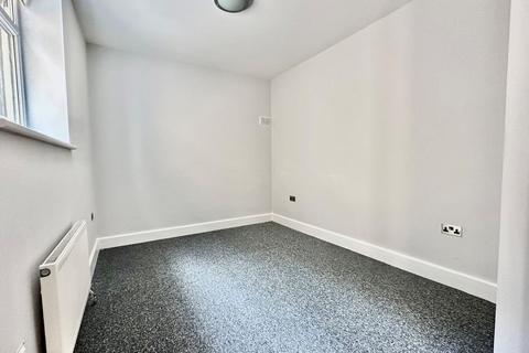 2 bedroom flat to rent, Folkestone Road, Dover, Kent, CT17