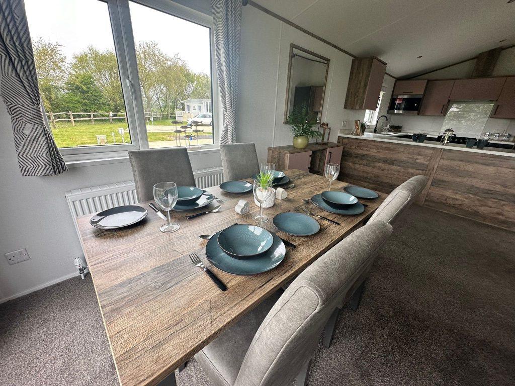 CAR0062742 - Luxury Lodge