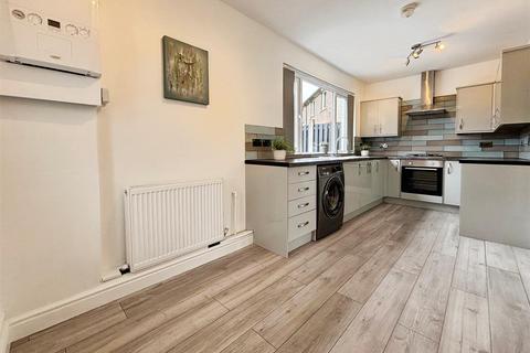 327 Kings Road, Bradford, BD2 1NL