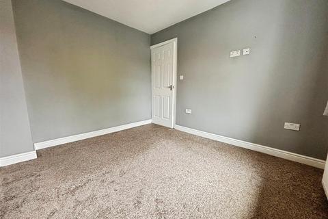 327 Kings Road, Bradford, BD2 1NL