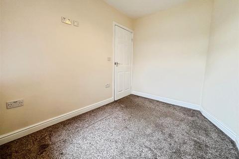 327 Kings Road, Bradford, BD2 1NL